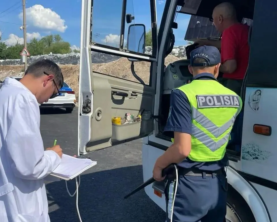 В Уральске выявили превышение выбросов у автобусов